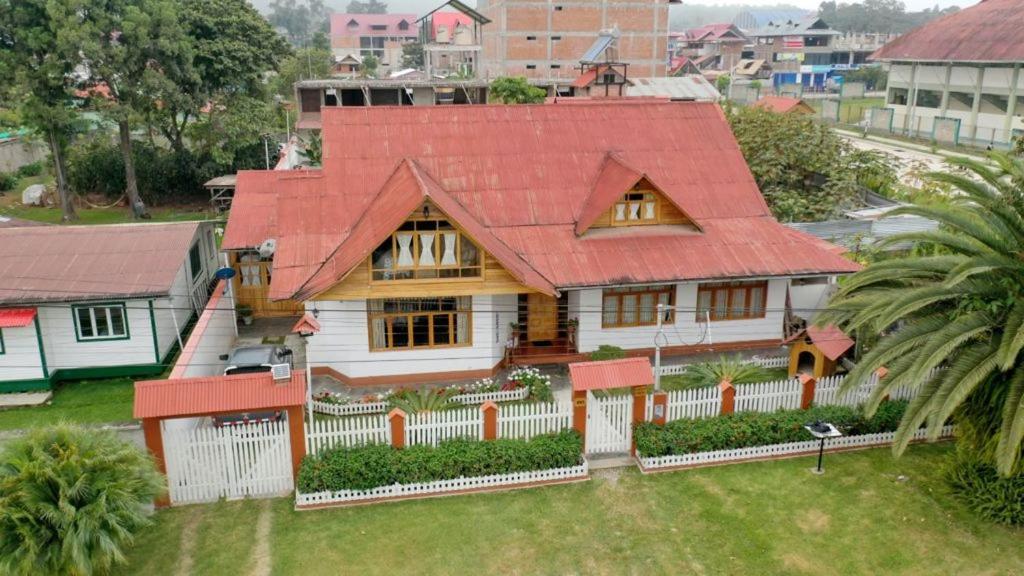 Albergue Turistico Boettger Oxapampa Exterior photo